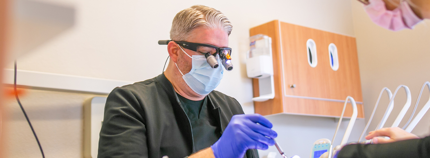 Grapevine emergency dentist treating a dental patient